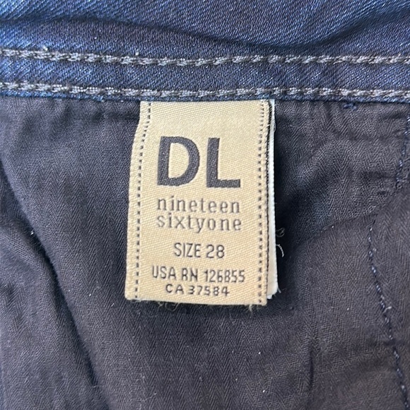 DL1961 Amanda Seville Distressed Skinny Jeans Size 28 - Picture 5 of 15